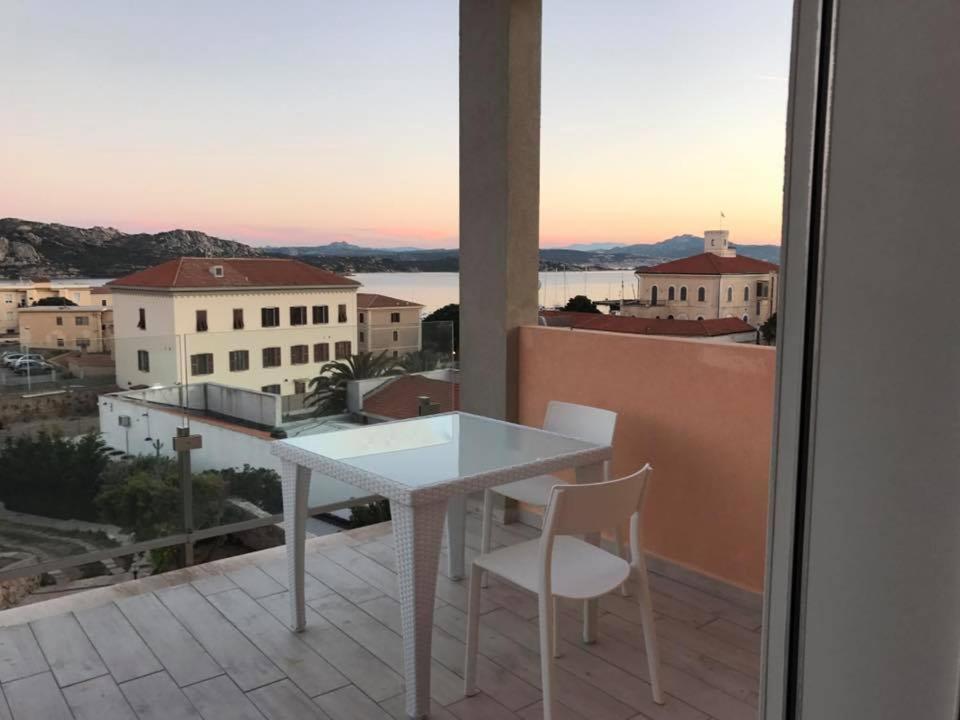 Hotel Residenza Mordini La Maddalena  Zewnętrze zdjęcie